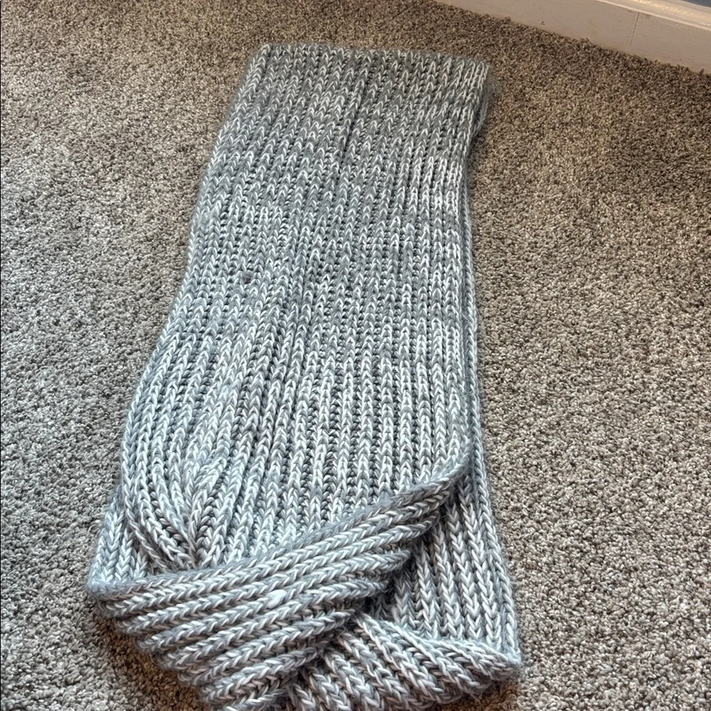 Grey & White Knitted Scarf